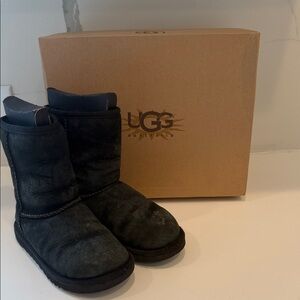 UGG Australia classic black kids size 13 eu 30
